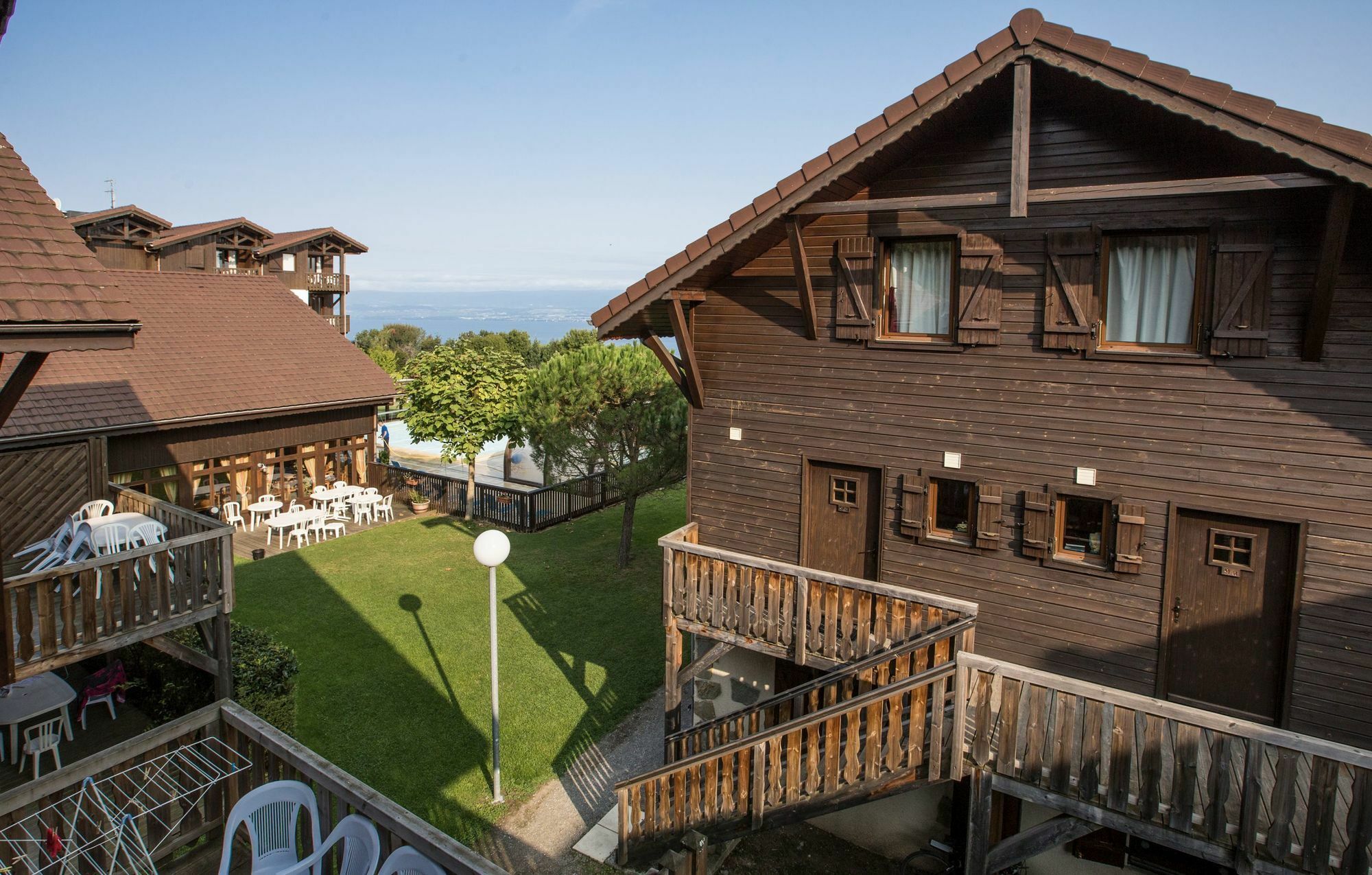 Residence Odalys Les Chalets D'Evian Exterior foto